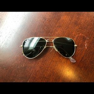 Ray Ban Aviators - gold with green lenses
